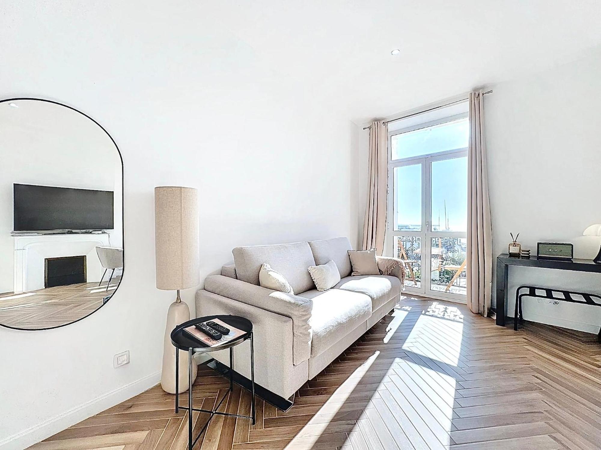 Deluxe Seaview Balcony - 2 Min Palais & Apartment